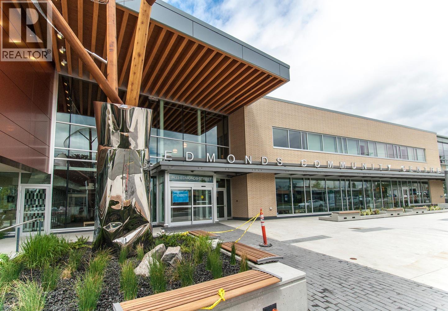 110 6707 Southpoint Drive, Burnaby, British Columbia  V3N 4V8 - Photo 37 - R3071161