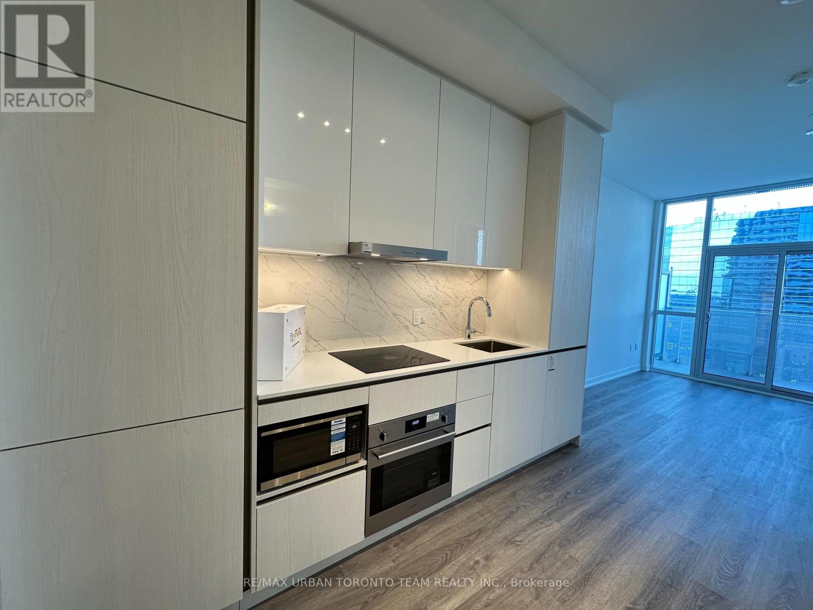 608 - 8 INTERCHANGE WAY, Vaughan, Ontario