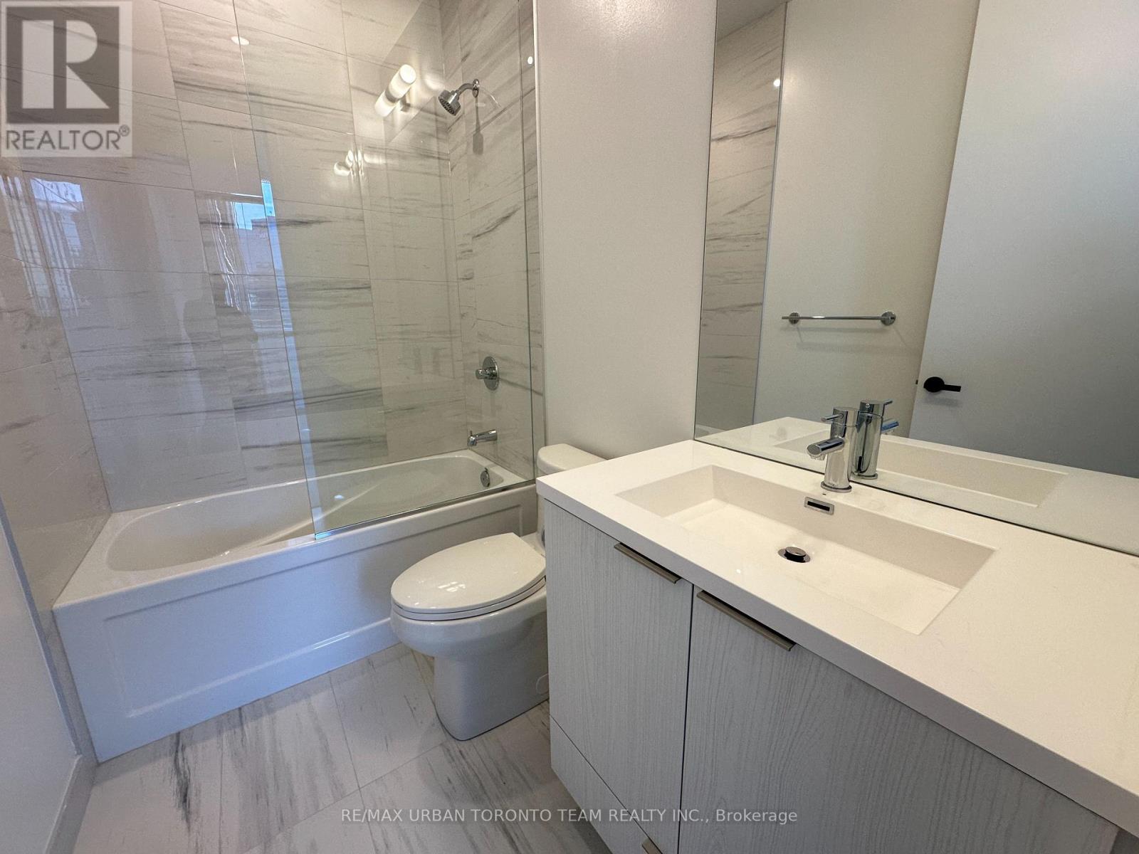 608 - 8 Interchange Way, Vaughan, Ontario  L4K 5Z7 - Photo 8 - N12659582