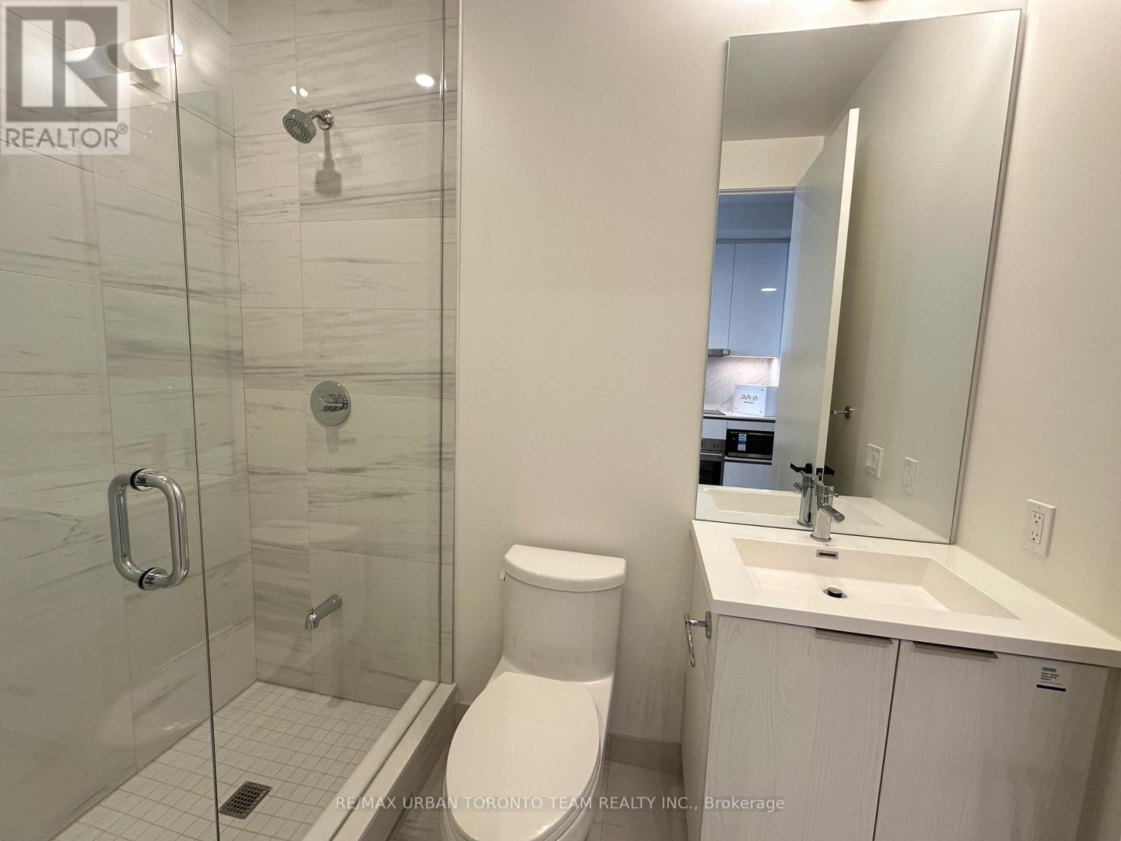 608 - 8 Interchange Way, Vaughan, Ontario  L4K 5Z7 - Photo 9 - N12659582