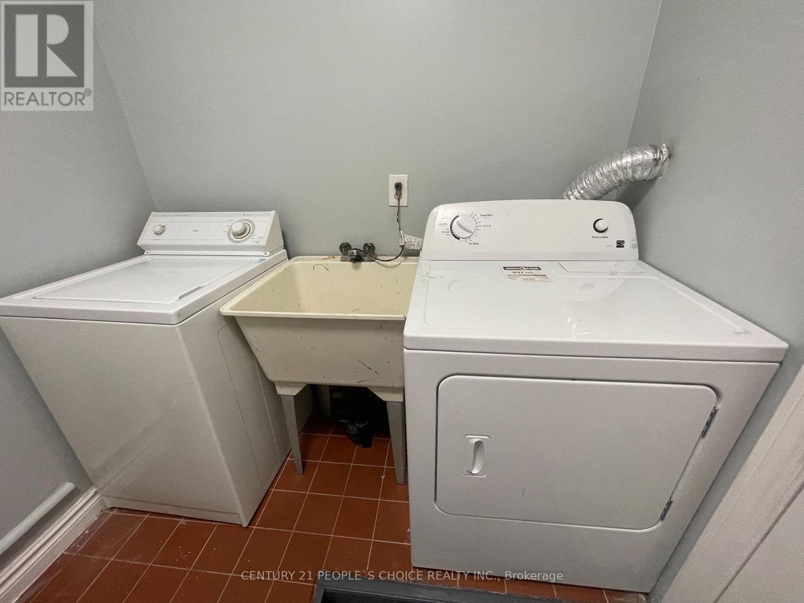 Lower Level - 340 Bristol Road W, Mississauga, Ontario  L5R 2J7 - Photo 8 - W12659560