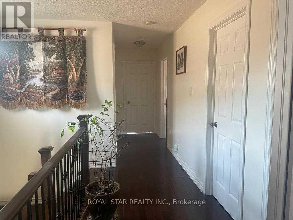 Upper - 5835 Chessman Court, Mississauga, Ontario  L5M 6P4 - Photo 10 - W12659562