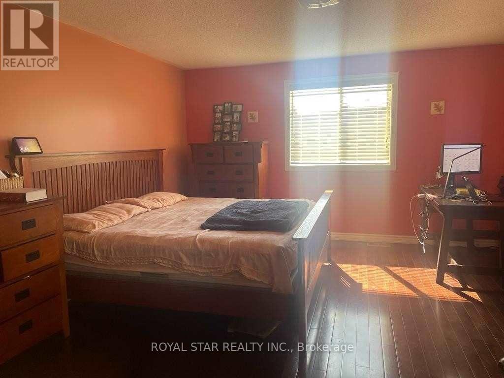 Upper - 5835 Chessman Court, Mississauga, Ontario  L5M 6P4 - Photo 11 - W12659562