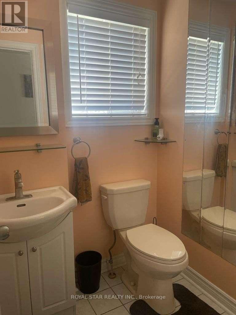 Upper - 5835 Chessman Court, Mississauga, Ontario  L5M 6P4 - Photo 13 - W12659562