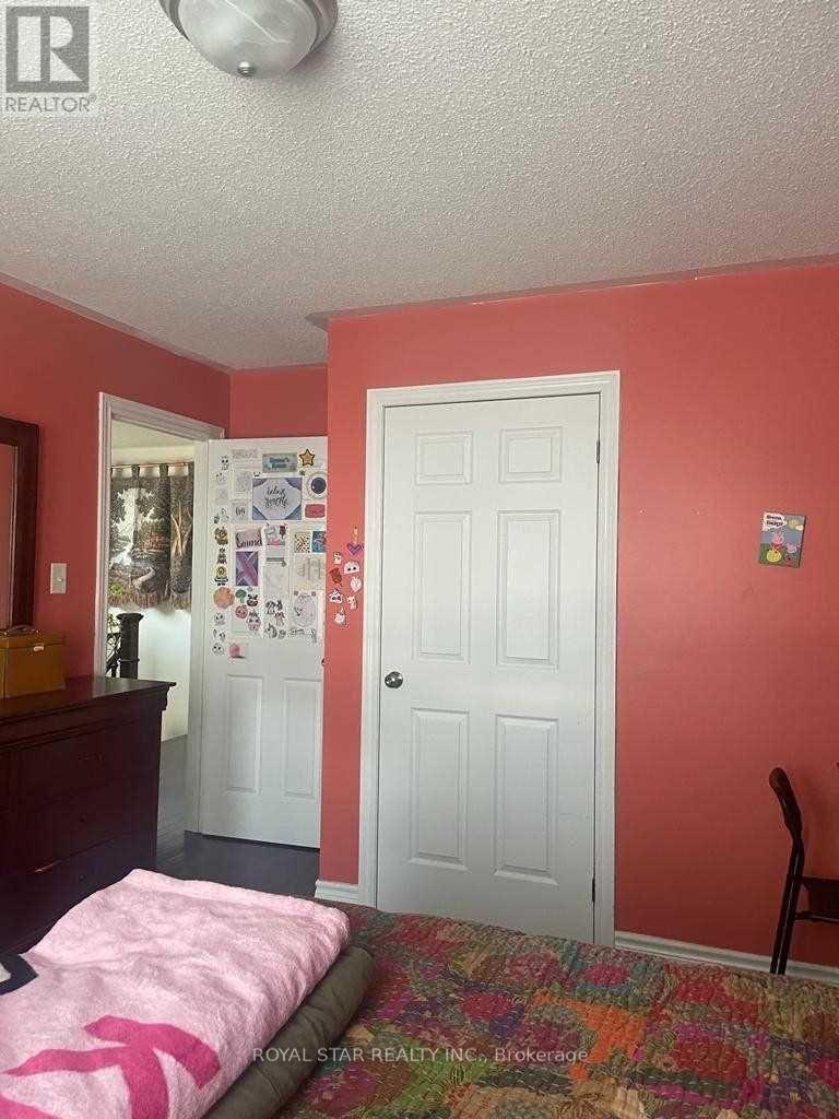 Upper - 5835 Chessman Court, Mississauga, Ontario  L5M 6P4 - Photo 15 - W12659562