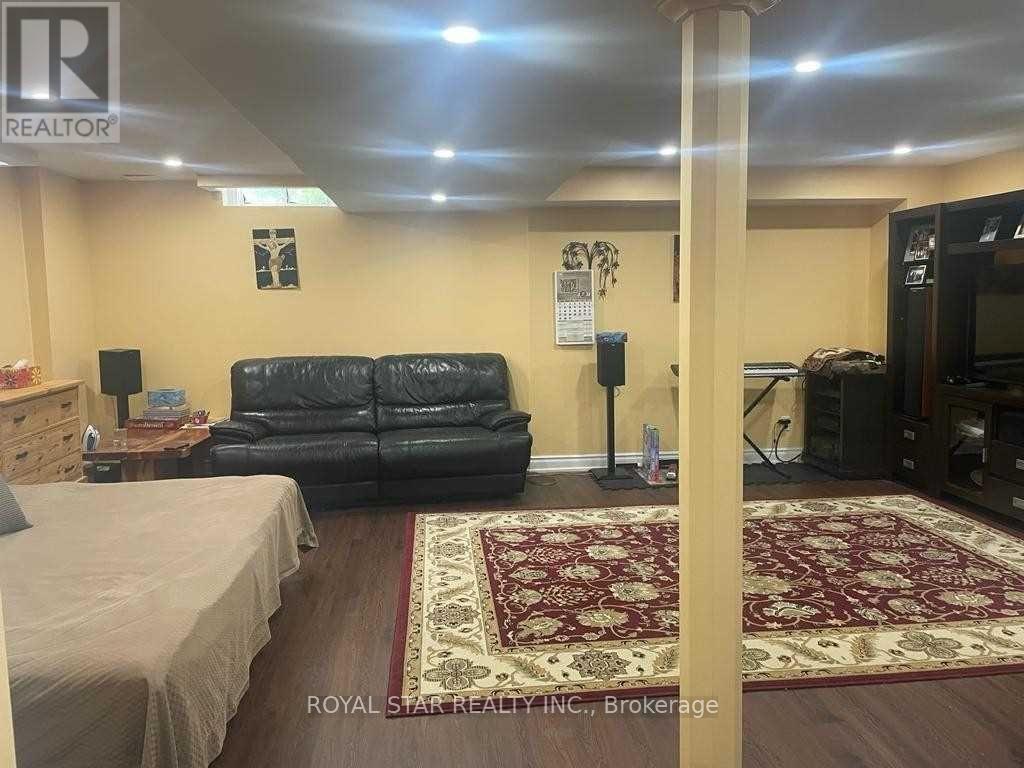 Upper - 5835 Chessman Court, Mississauga, Ontario  L5M 6P4 - Photo 18 - W12659562