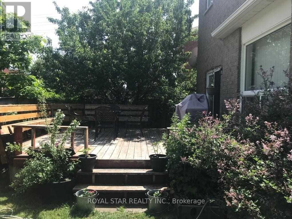 Upper - 5835 Chessman Court, Mississauga, Ontario  L5M 6P4 - Photo 23 - W12659562