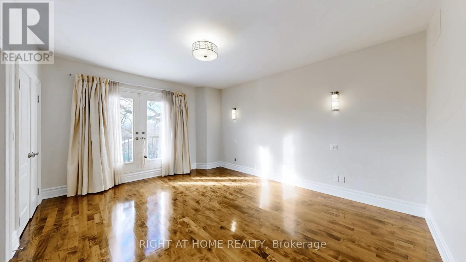 3414 Joan Drive, Mississauga, Ontario  L5B 1T5 - Photo 25 - W12659566