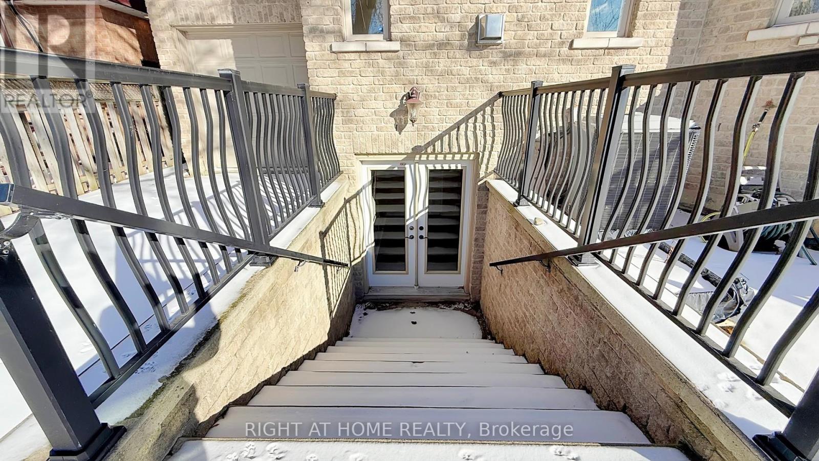 3414 Joan Drive, Mississauga, Ontario  L5B 1T5 - Photo 45 - W12659566