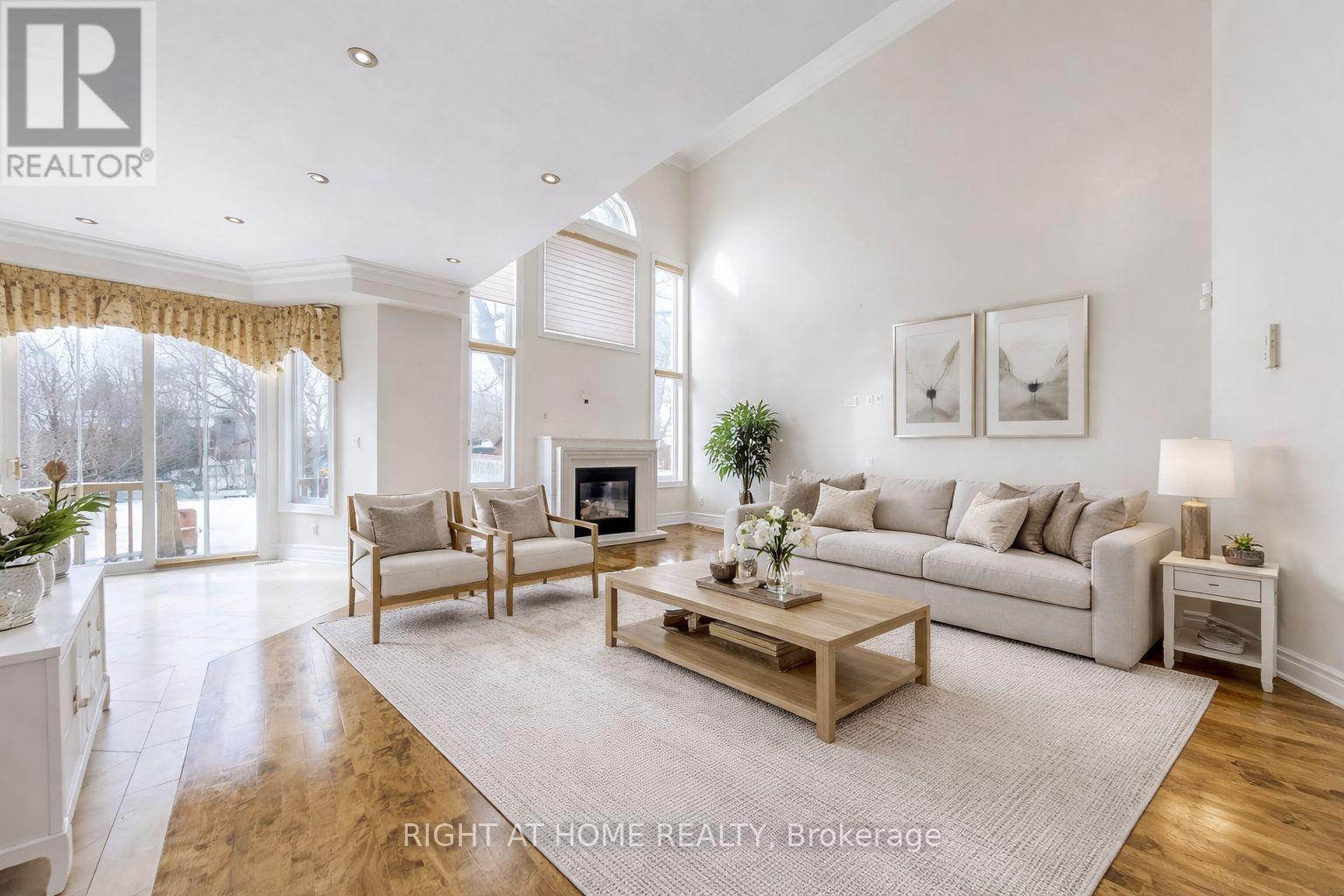 3414 Joan Drive, Mississauga, Ontario  L5B 1T5 - Photo 8 - W12659566