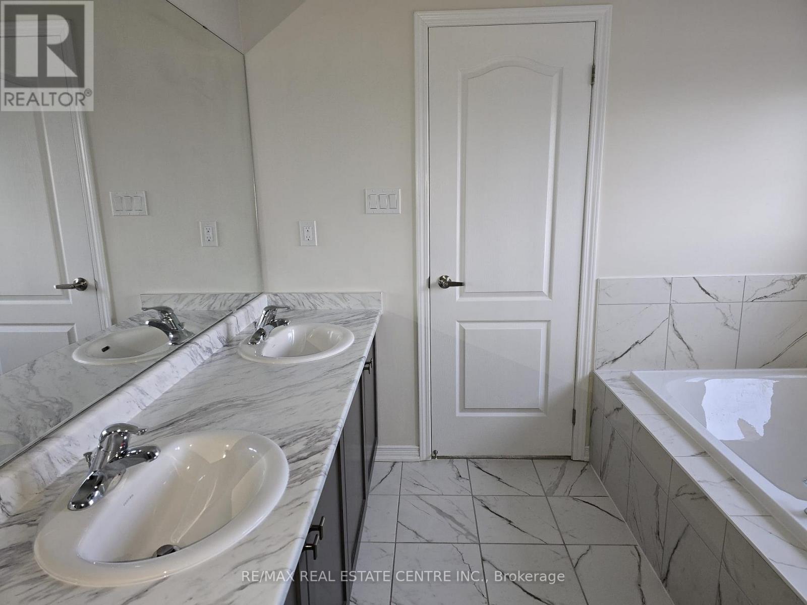 119 Cuesta Heights, Hamilton, Ontario  L8K 0M2 - Photo 17 - X12659578