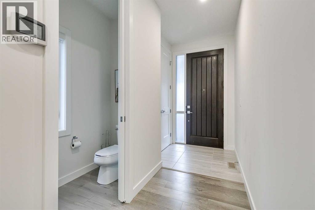 156 Crestridge Common Sw, Calgary, Alberta  T3B 6J5 - Photo 6 - A2276165