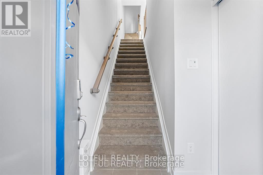 310 Parnian Private, Ottawa, Ontario  K2J 6H3 - Photo 3 - X12659614