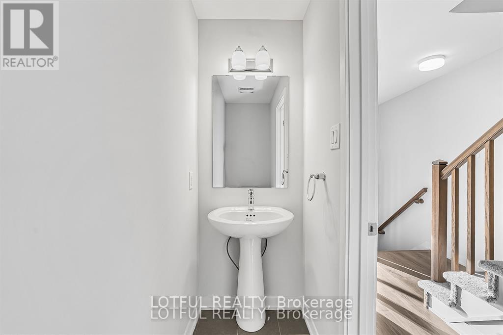 310 Parnian Private, Ottawa, Ontario  K2J 6H3 - Photo 4 - X12659614