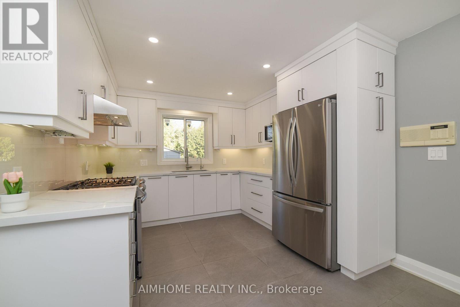 28 Longbow Square, Toronto, Ontario  M1W 2W7 - Photo 15 - E12659608