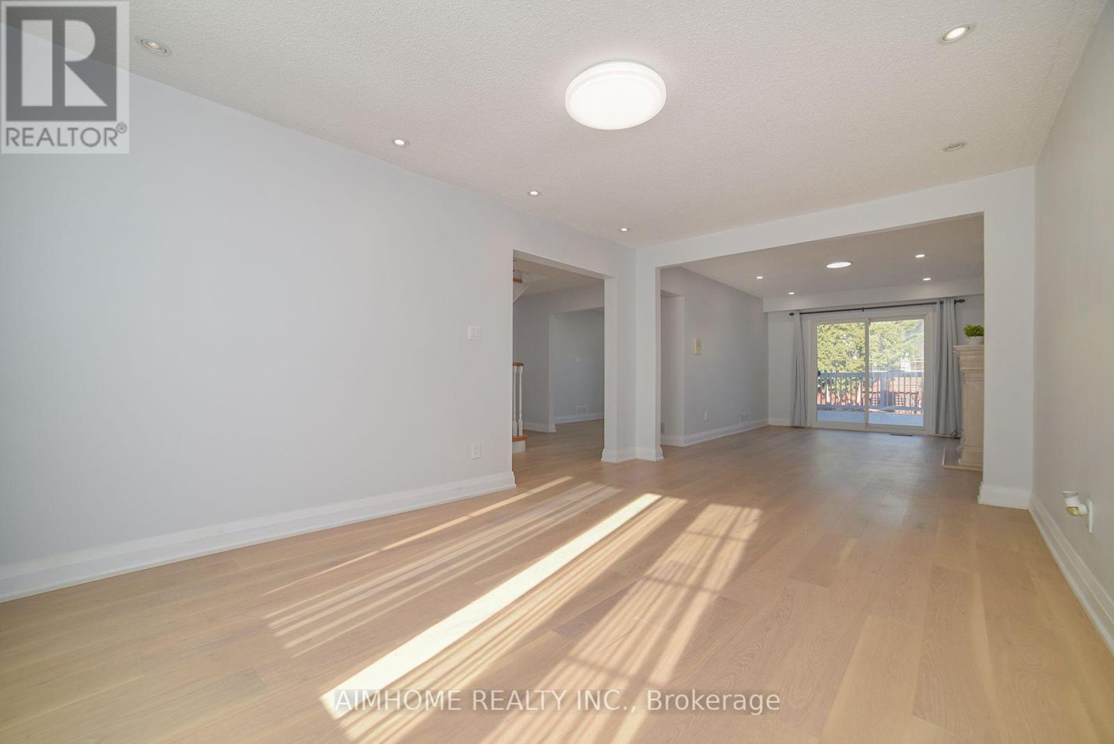 28 Longbow Square, Toronto, Ontario  M1W 2W7 - Photo 8 - E12659608