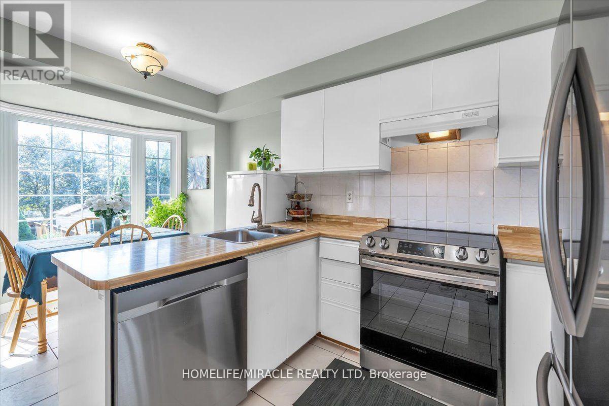 56 Fairmeadow Place, Whitby, Ontario  L1N 8W4 - Photo 9 - E12659650