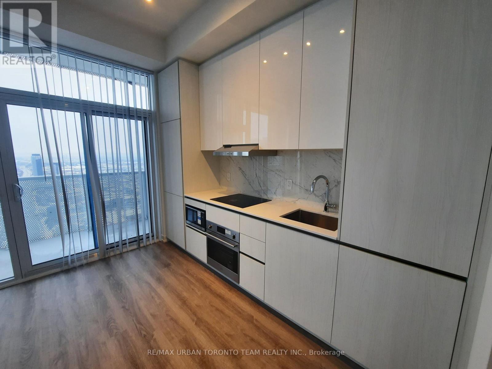 4906 - 8 Interchange Way, Vaughan, Ontario  L4K 5Z7 - Photo 2 - N12659618