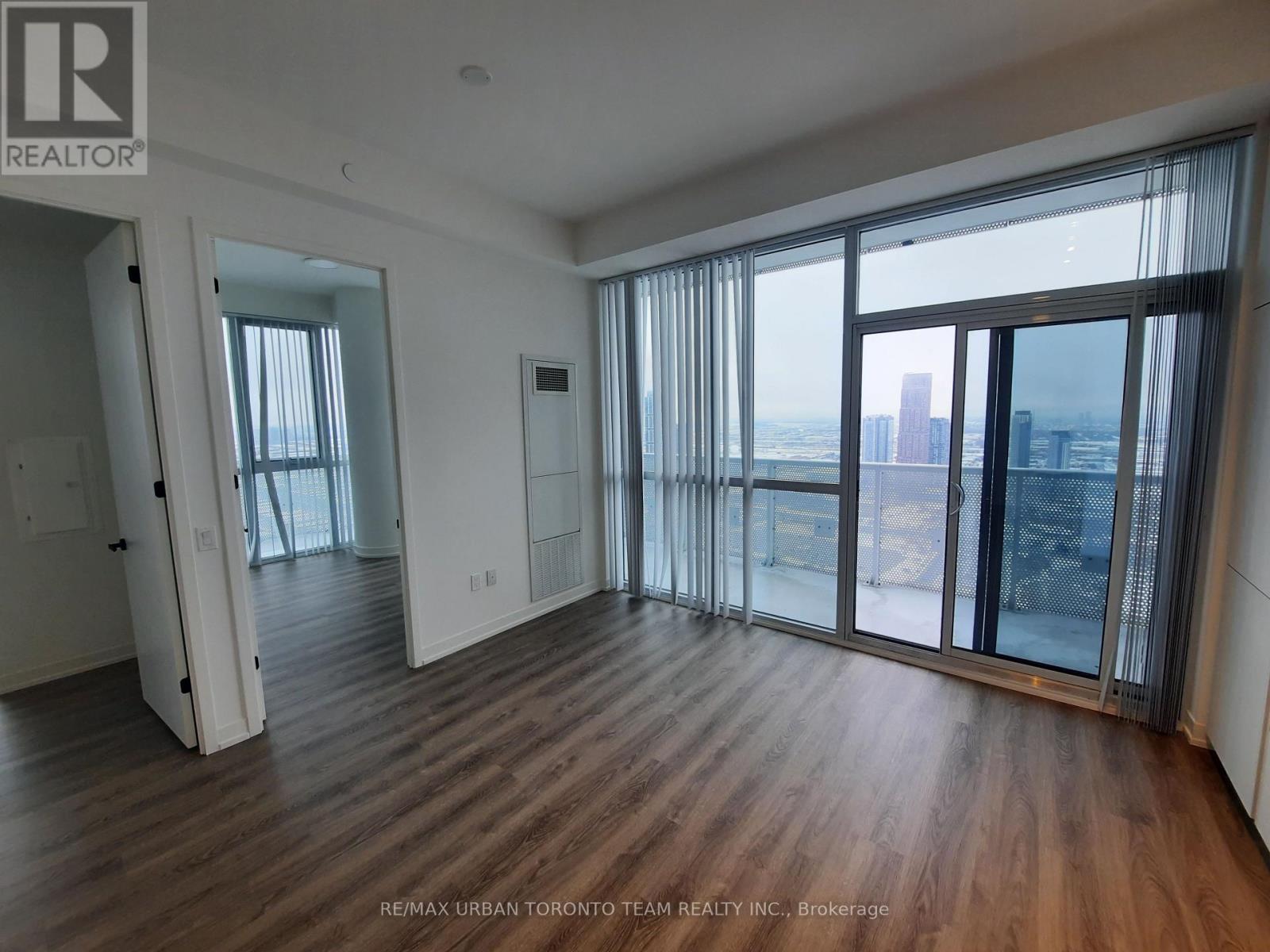 4906 - 8 Interchange Way, Vaughan, Ontario  L4K 5Z7 - Photo 3 - N12659618