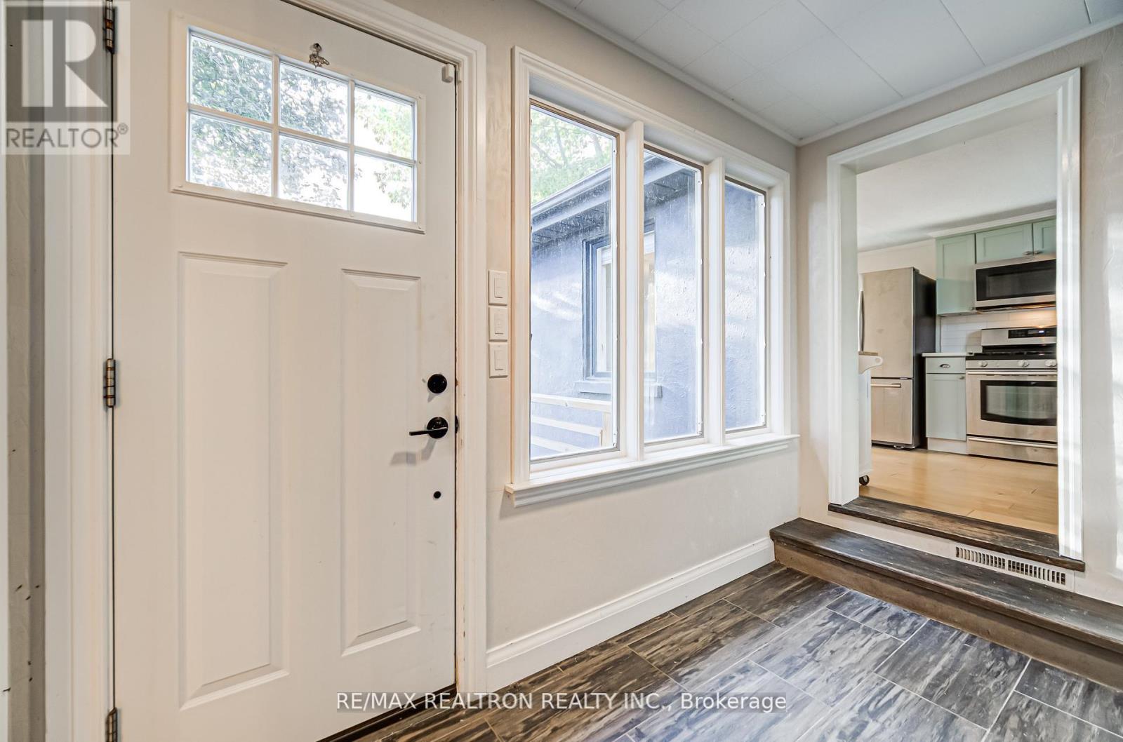 7 Victory Drive, East Gwillimbury, Ontario  L0G 1M0 - Photo 8 - N12659620