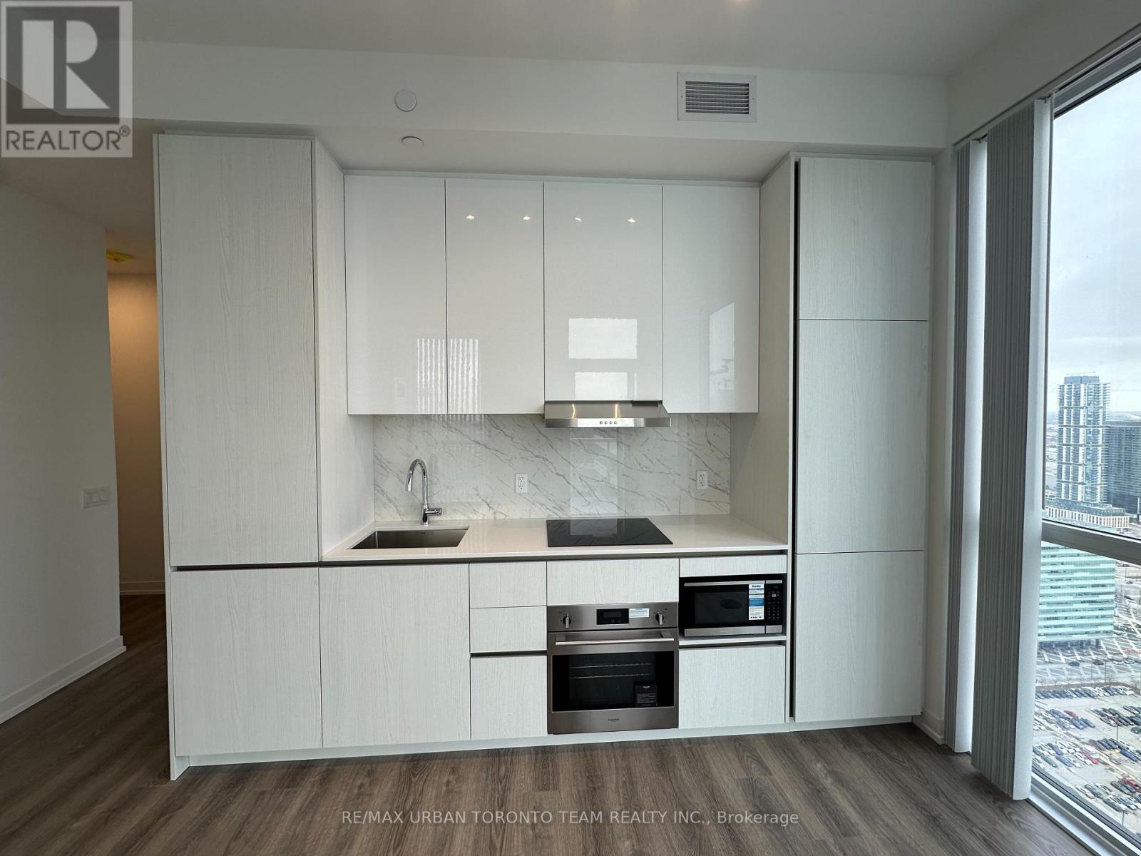 4909 - 8 Interchange Way, Vaughan, Ontario  L4K 5Z7 - Photo 4 - N12659658