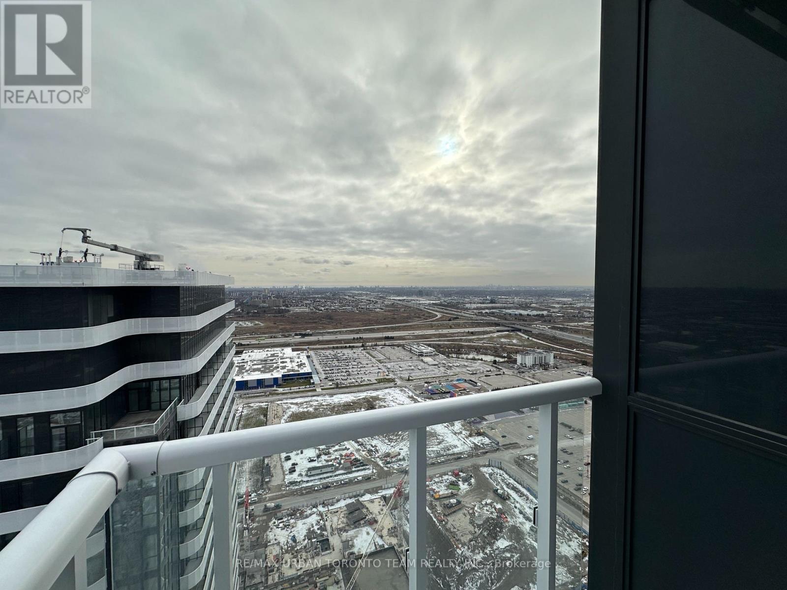 4909 - 8 Interchange Way, Vaughan, Ontario  L4K 5Z7 - Photo 5 - N12659658