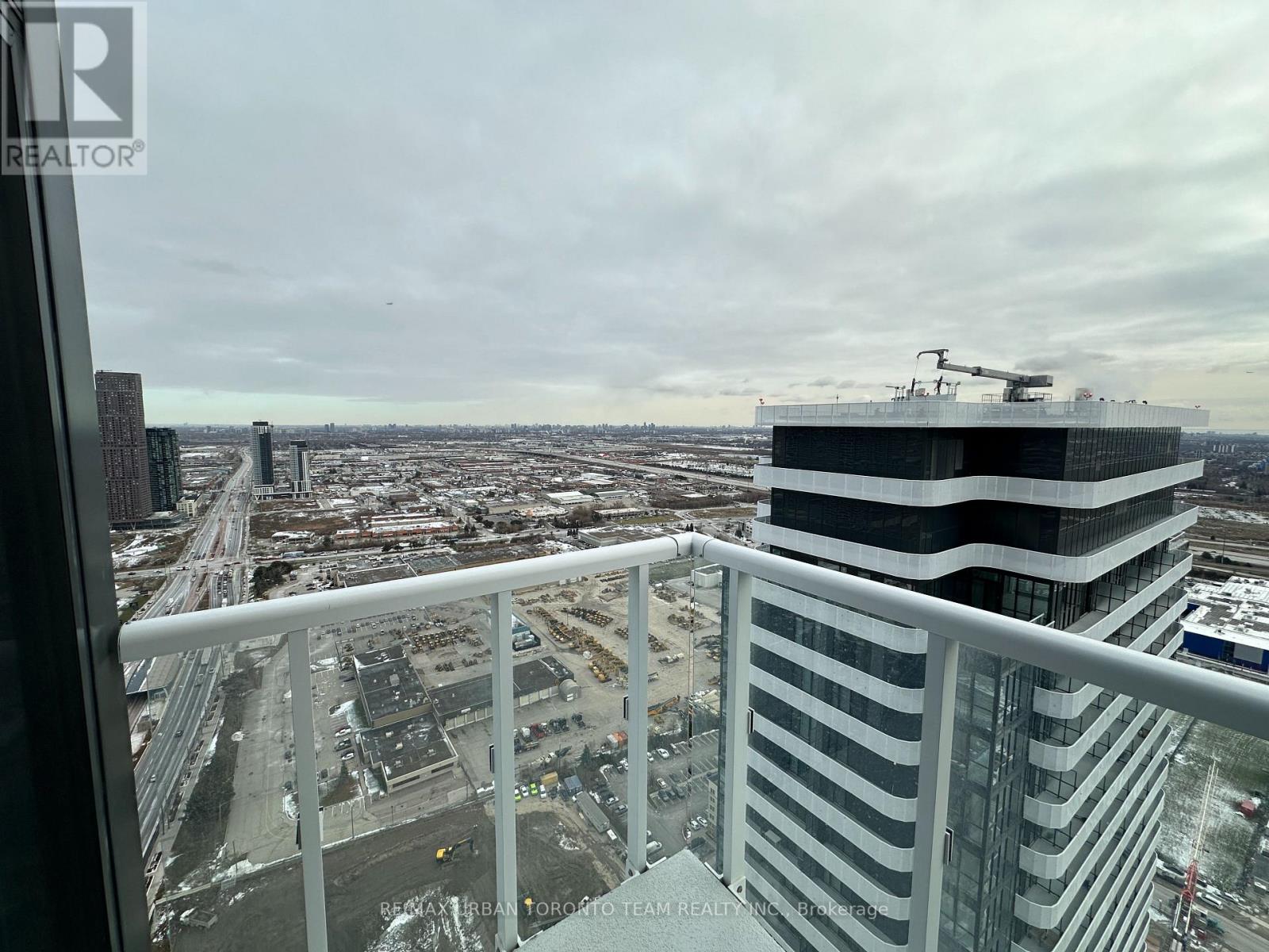 4909 - 8 Interchange Way, Vaughan, Ontario  L4K 5Z7 - Photo 6 - N12659658