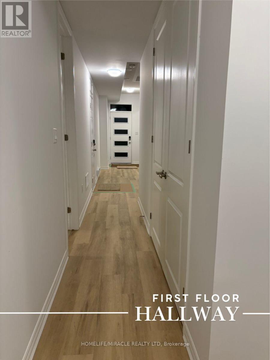 90 Pearen Lane, Barrie, Ontario  L9J 1A5 - Photo 3 - S12659626