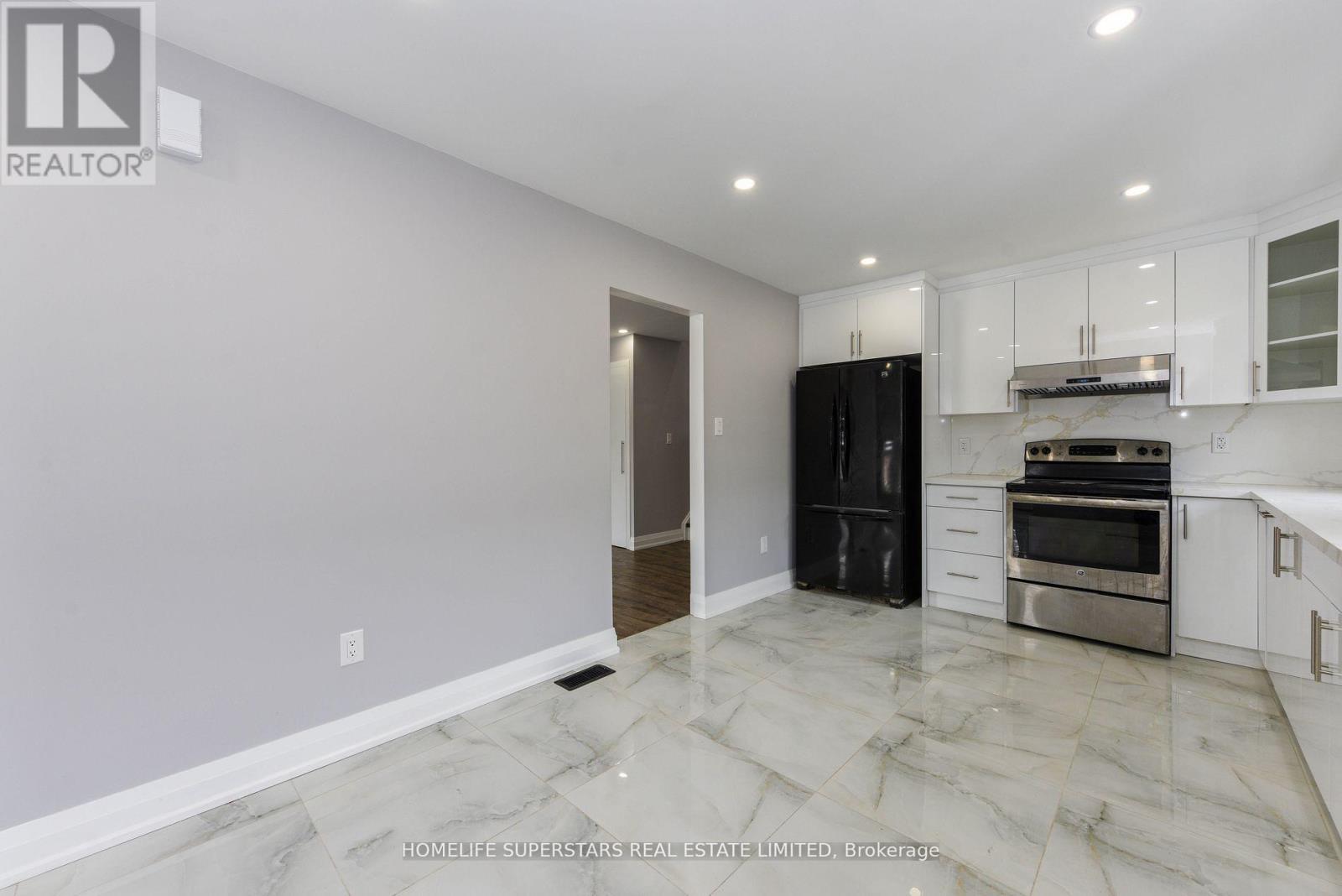 Main Floor - 47 Jade Crescent, Brampton, Ontario  L6S 3G9 - Photo 7 - W12659604