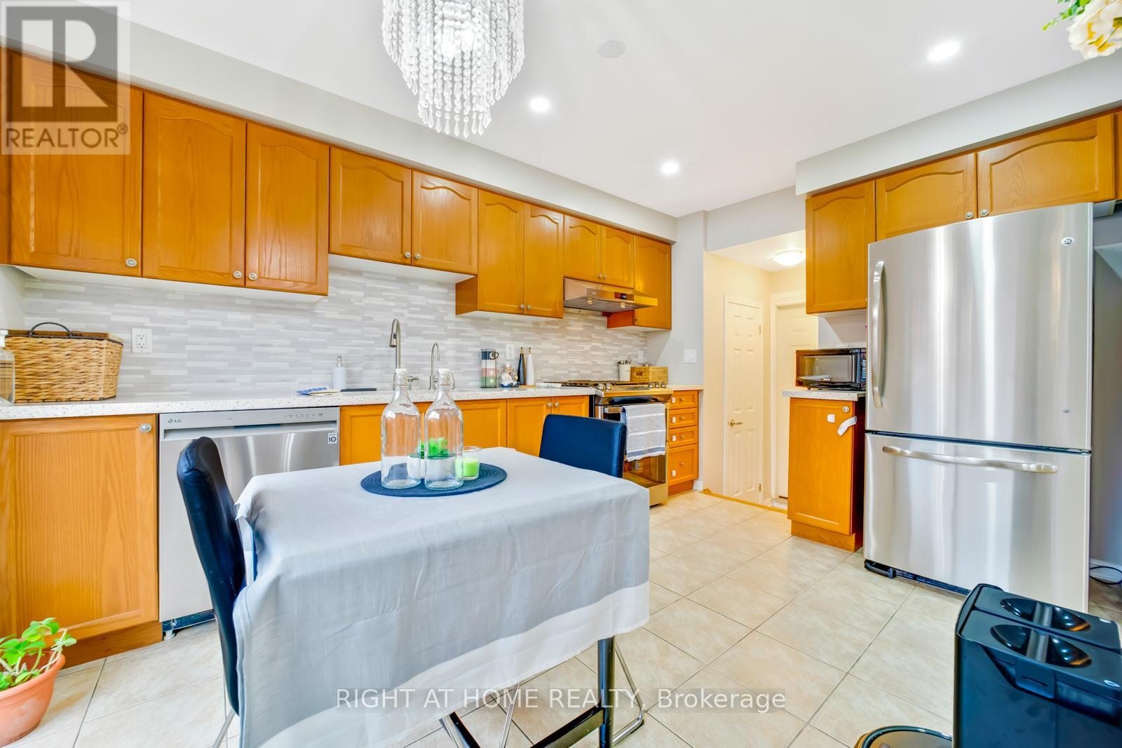 680 Cargill Path, Milton, Ontario  L9T 7R6 - Photo 11 - W12659648