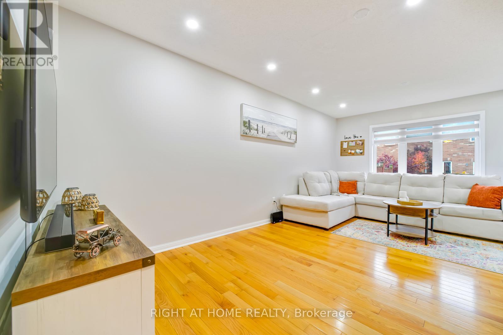 680 Cargill Path, Milton, Ontario  L9T 7R6 - Photo 6 - W12659648