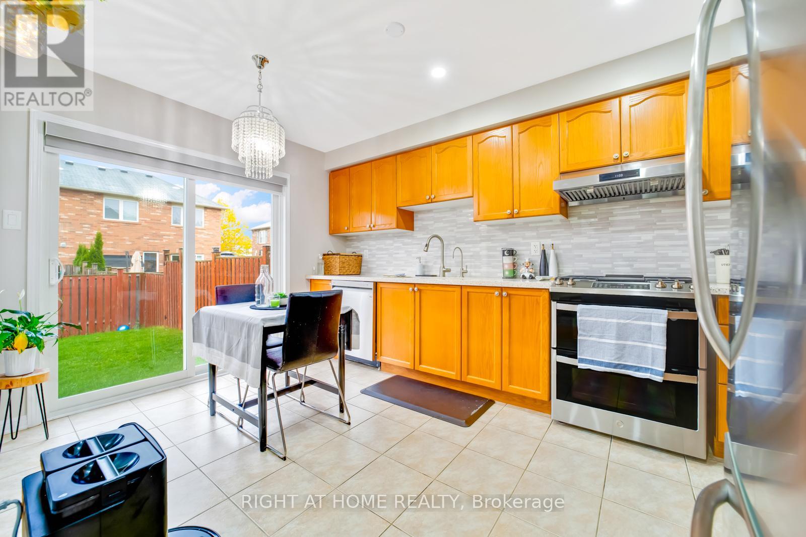 680 Cargill Path, Milton, Ontario  L9T 7R6 - Photo 9 - W12659648