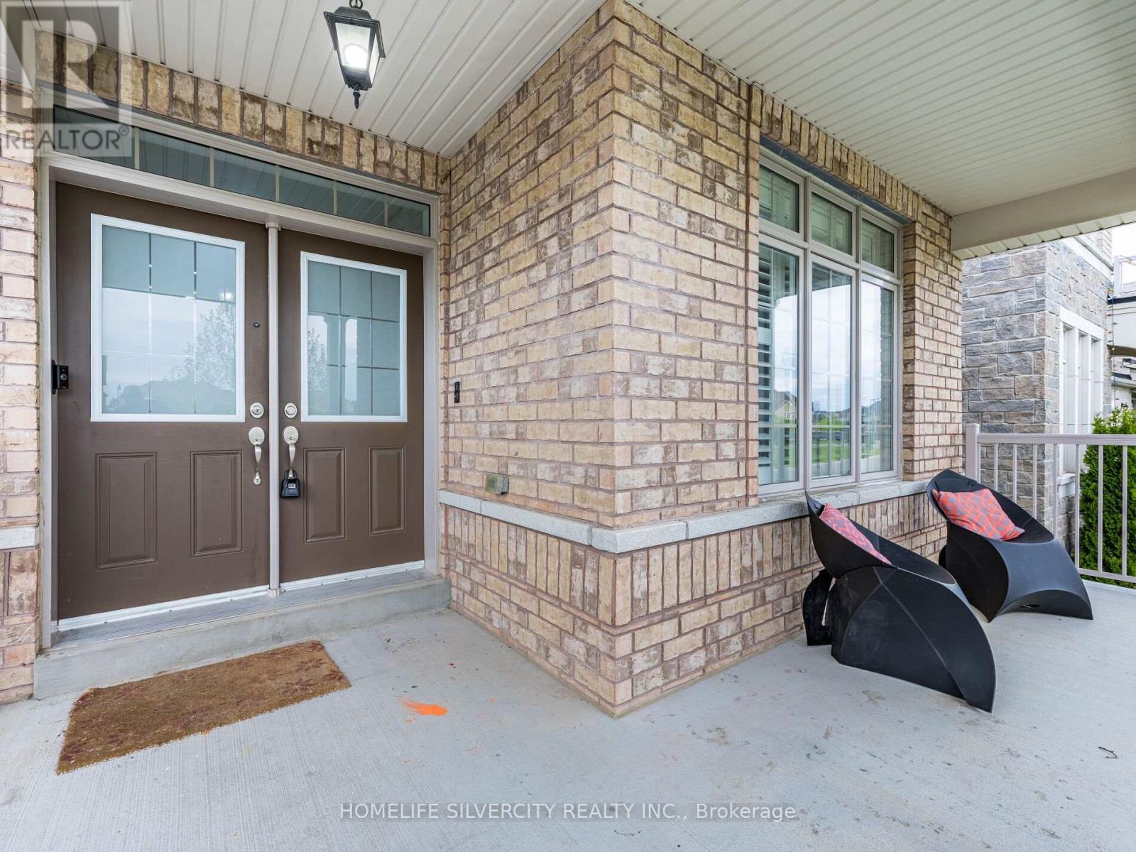 16 Cloncurry Street, Brampton, Ontario  L6P 4G3 - Photo 3 - W12659656