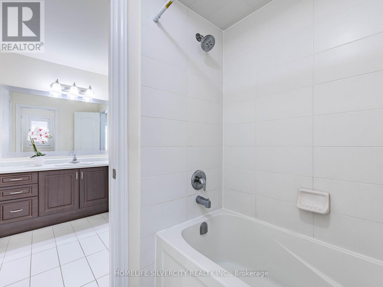 16 Cloncurry Street, Brampton, Ontario  L6P 4G3 - Photo 38 - W12659656