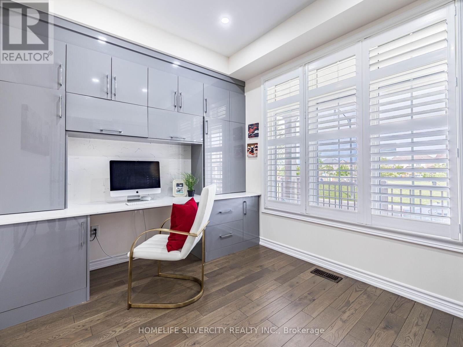 16 Cloncurry Street, Brampton, Ontario  L6P 4G3 - Photo 5 - W12659656