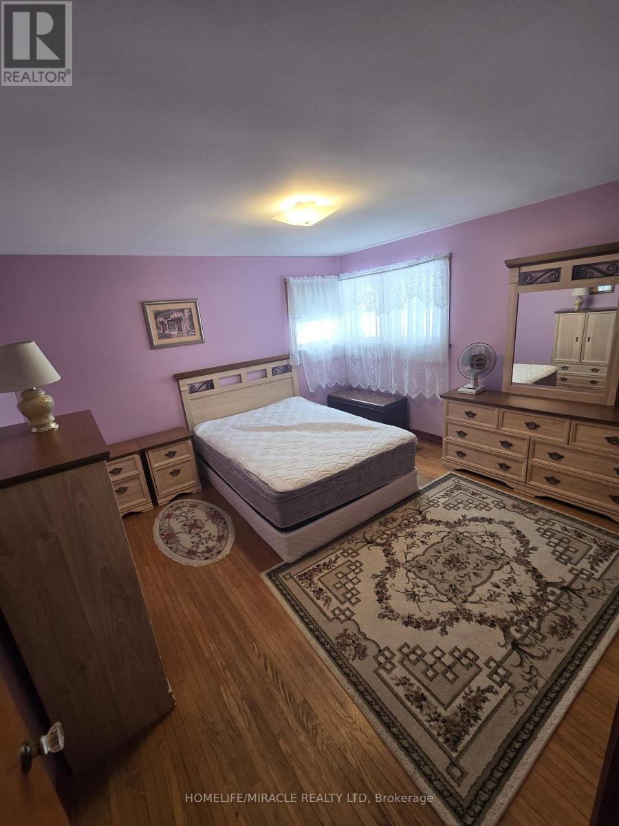 3050 Dingman Drive, London South, Ontario  N6E 3W8 - Photo 9 - X12659622