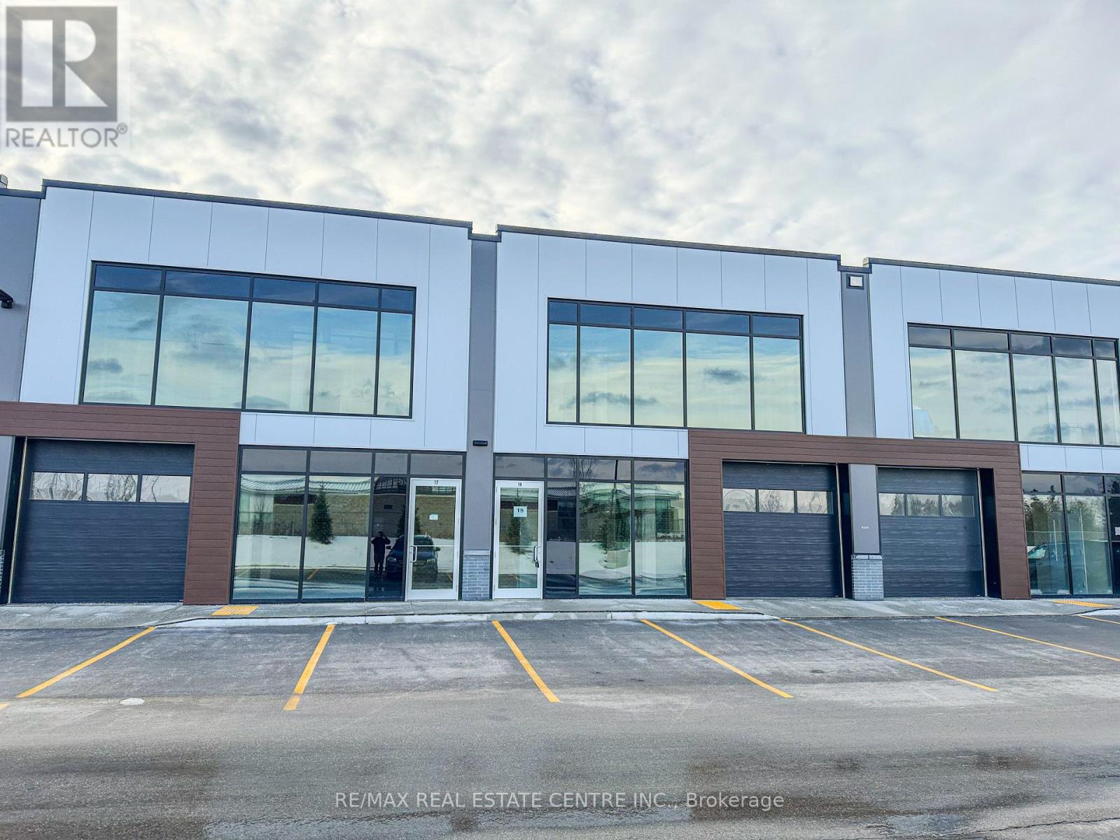 17 - 587 Hanlon Creek Boulevard, Guelph, Ontario  N1C 0A1 - Photo 2 - X12659660