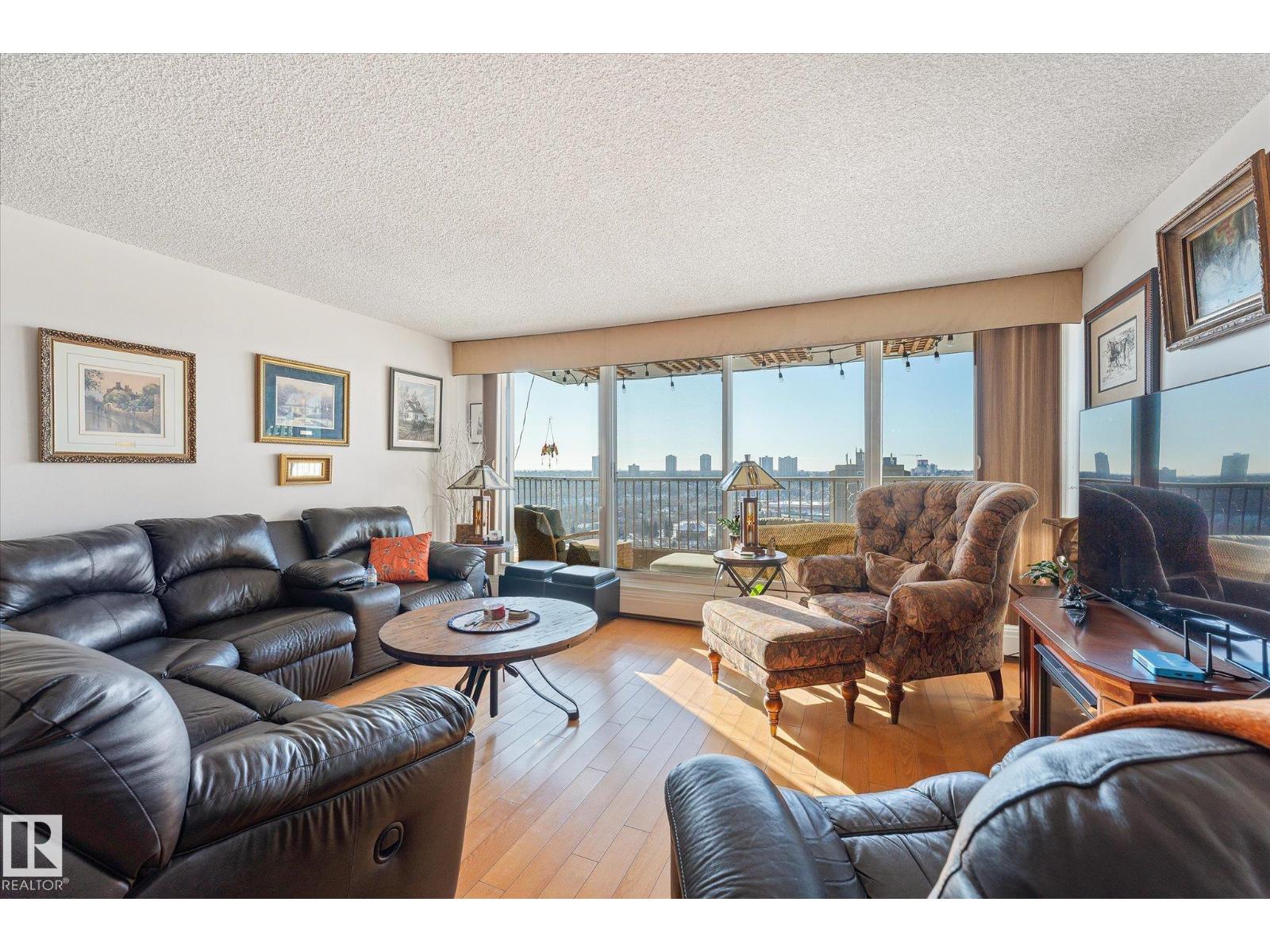 #1002 9923 103 St Nw, Edmonton, Alberta  T5K 2J3 - Photo 3 - E4469005