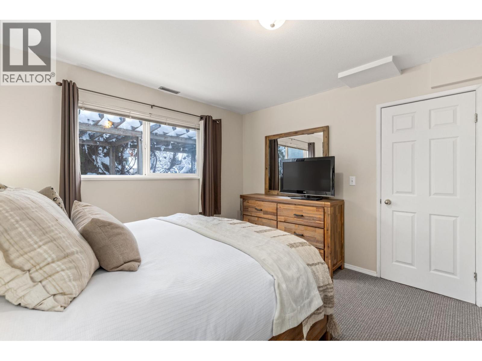 7391 Larch Street, Pemberton, British Columbia  V0N 2L0 - Photo 10 - R3075609