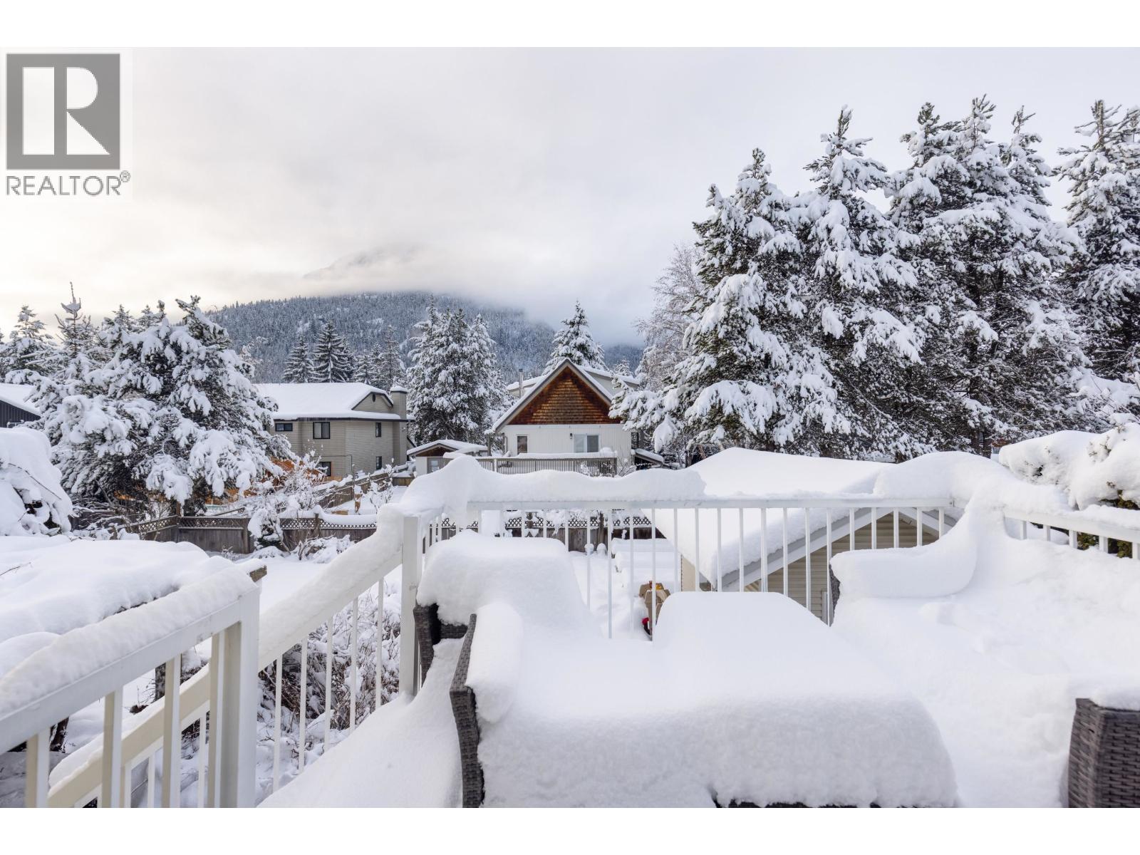 7391 Larch Street, Pemberton, British Columbia  V0N 2L0 - Photo 29 - R3075609