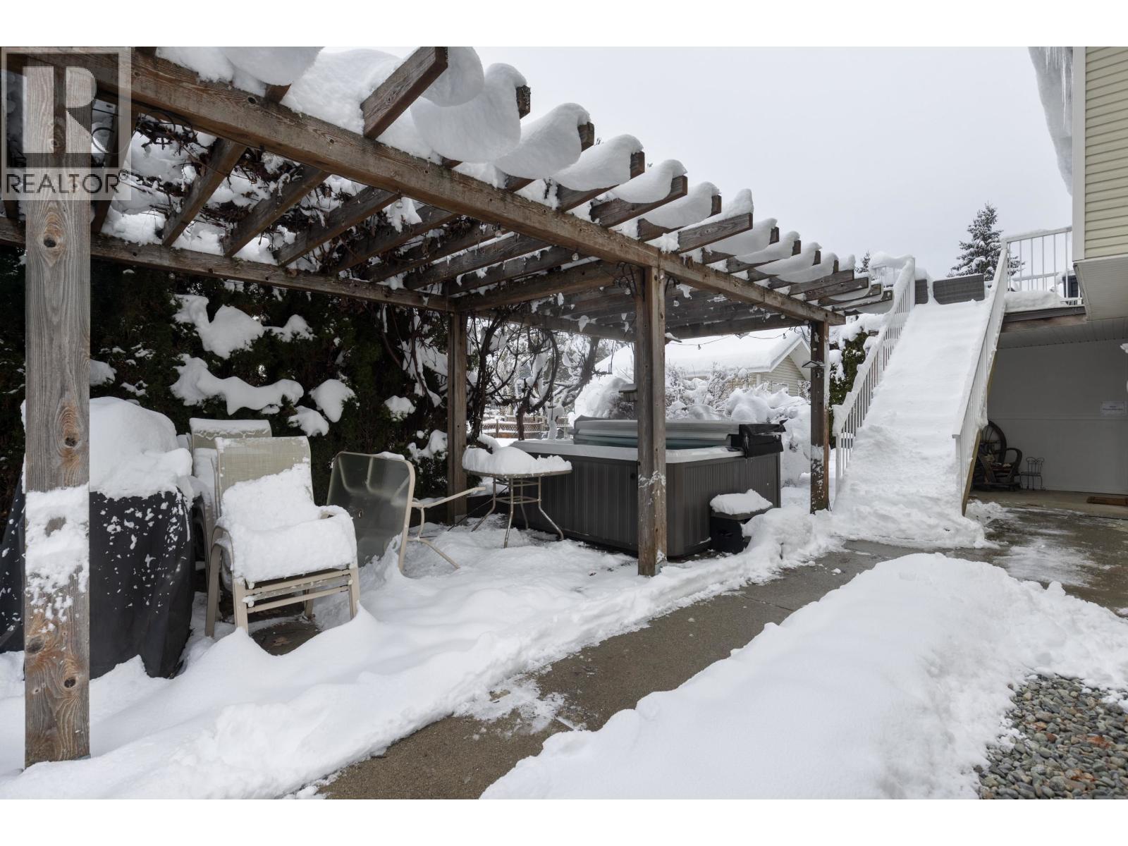 7391 Larch Street, Pemberton, British Columbia  V0N 2L0 - Photo 30 - R3075609