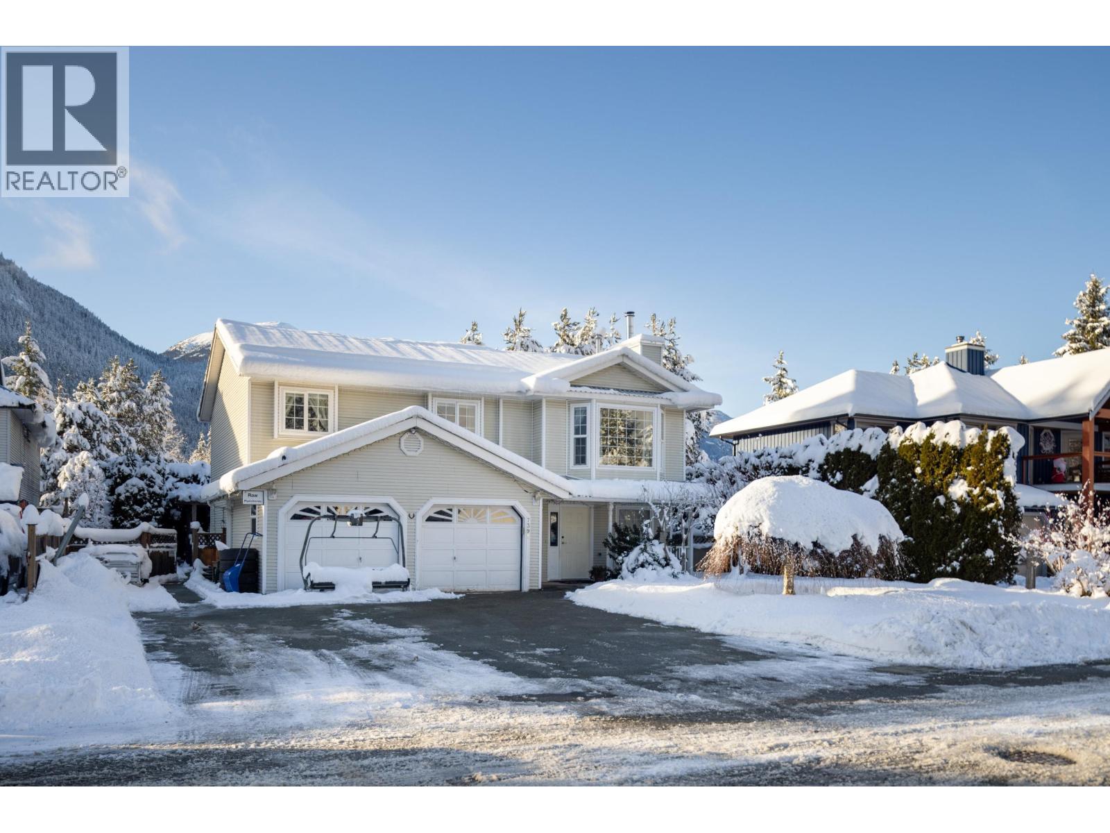 7391 Larch Street, Pemberton, British Columbia  V0N 2L0 - Photo 33 - R3075609