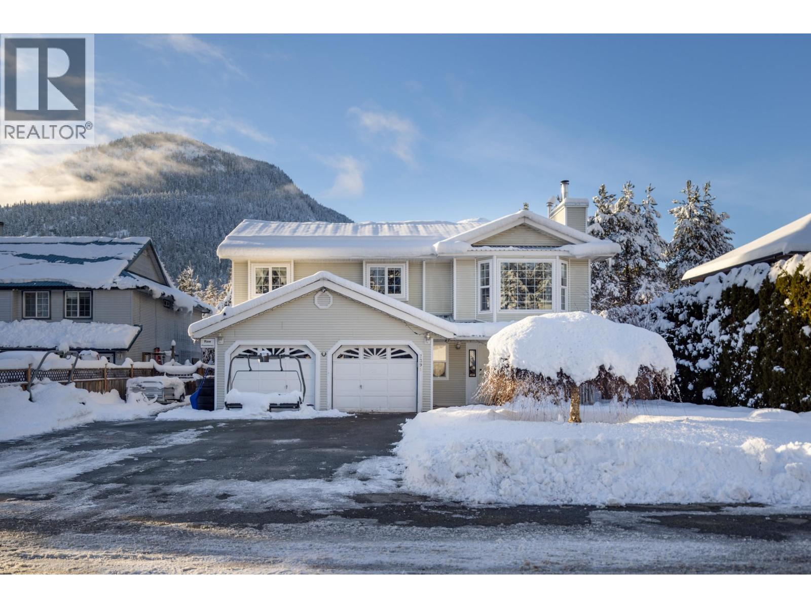 7391 Larch Street, Pemberton, British Columbia  V0N 2L0 - Photo 34 - R3075609