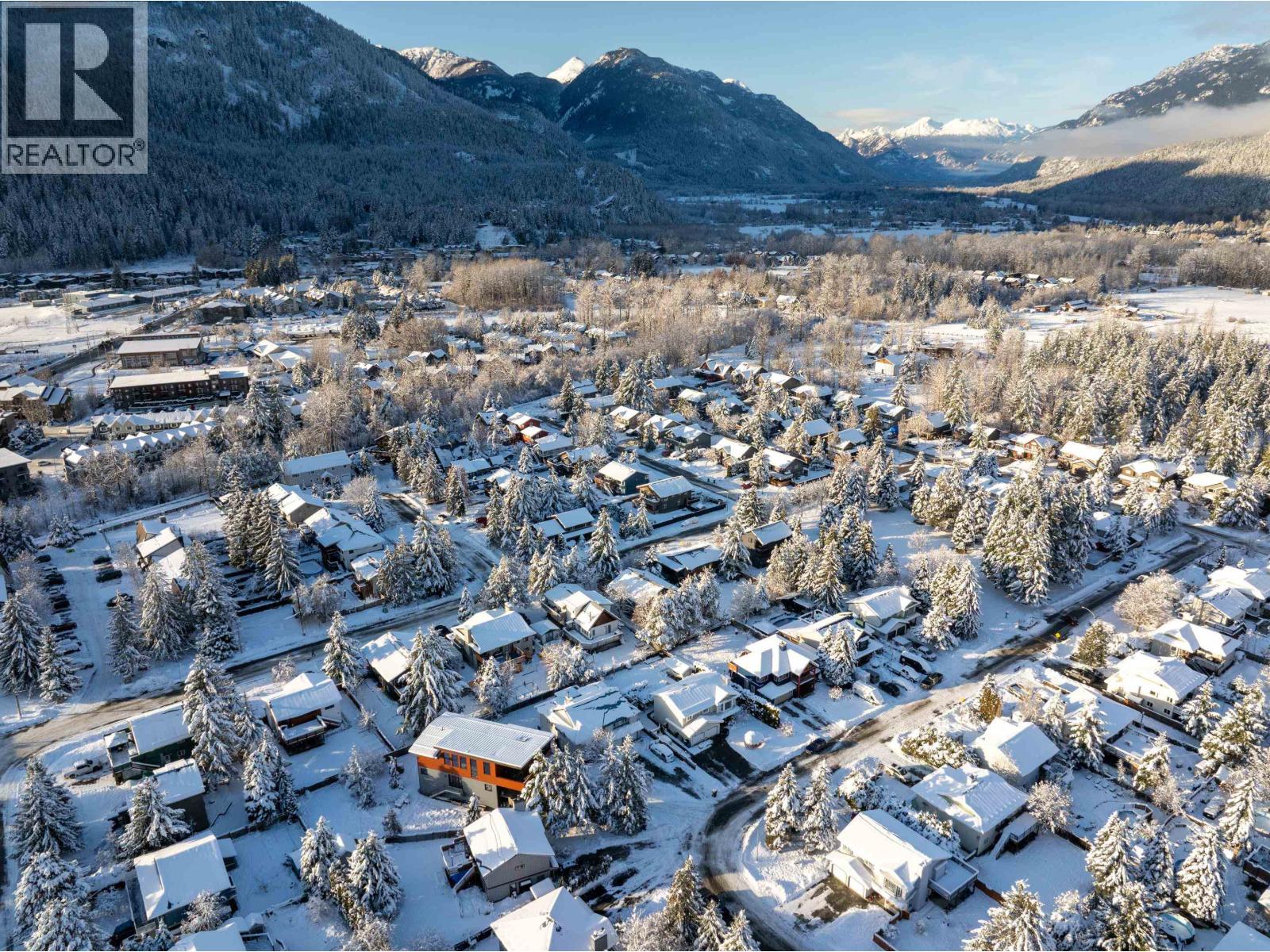 7391 Larch Street, Pemberton, British Columbia  V0N 2L0 - Photo 38 - R3075609