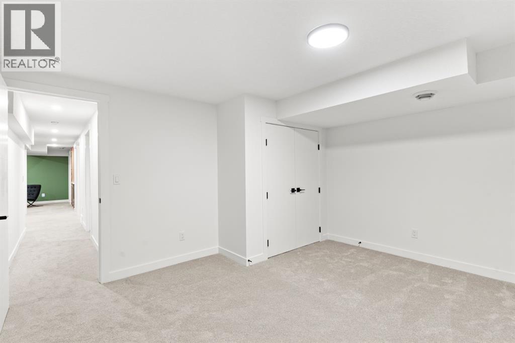 27 Glacier Drive Sw, Calgary, Alberta  T3E 5A2 - Photo 31 - A2276893