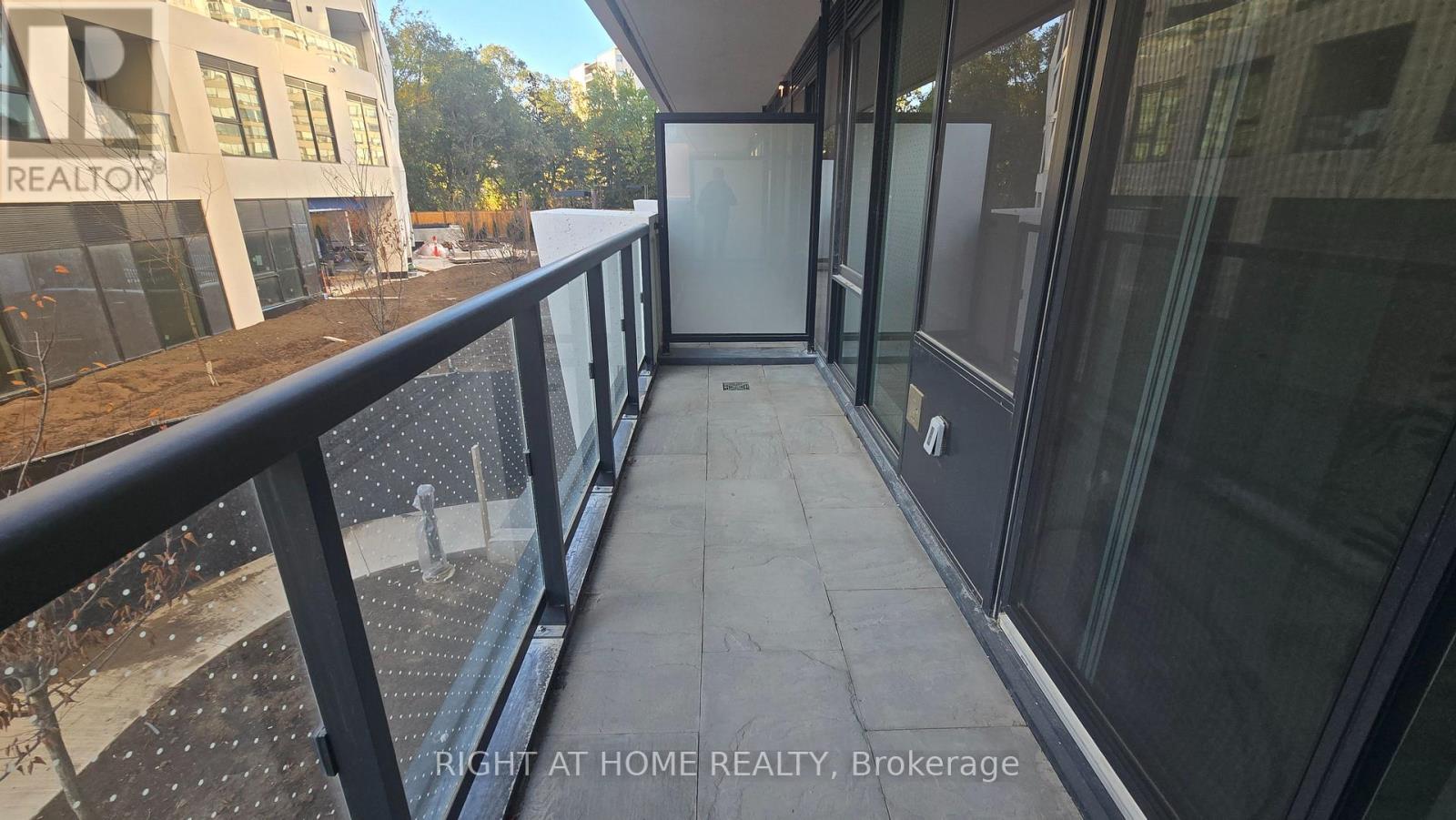 209 - 60 Central Park Road Way, Toronto, Ontario  M9A 0E6 - Photo 10 - W12659670