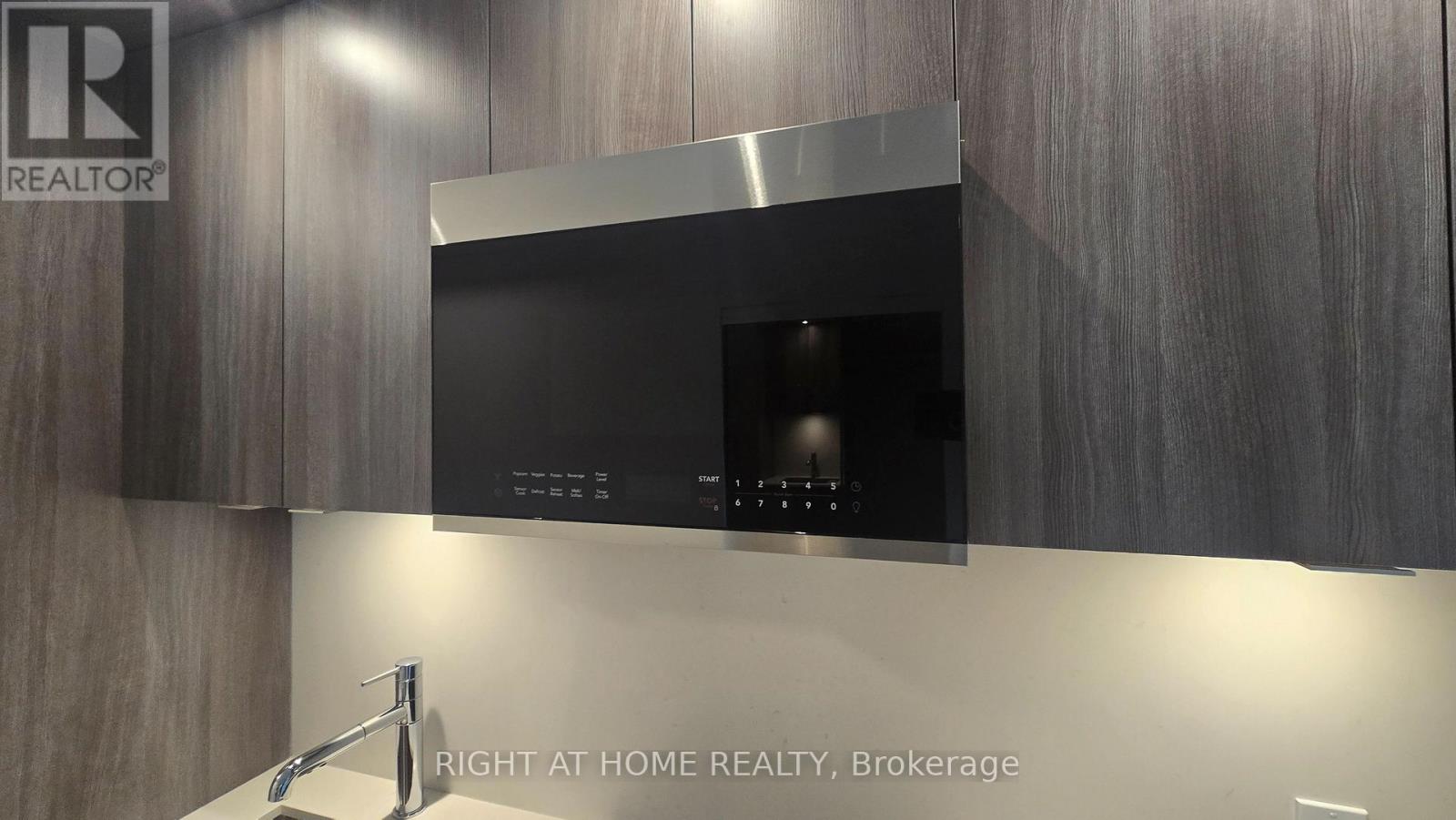 209 - 60 Central Park Road Way, Toronto, Ontario  M9A 0E6 - Photo 12 - W12659670