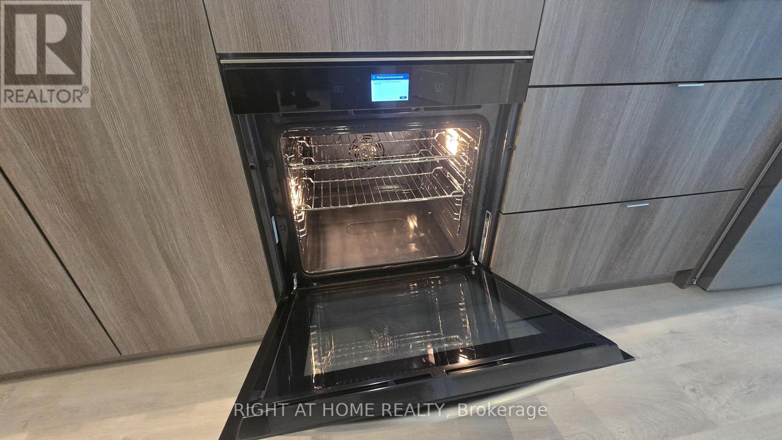 209 - 60 Central Park Road Way, Toronto, Ontario  M9A 0E6 - Photo 14 - W12659670