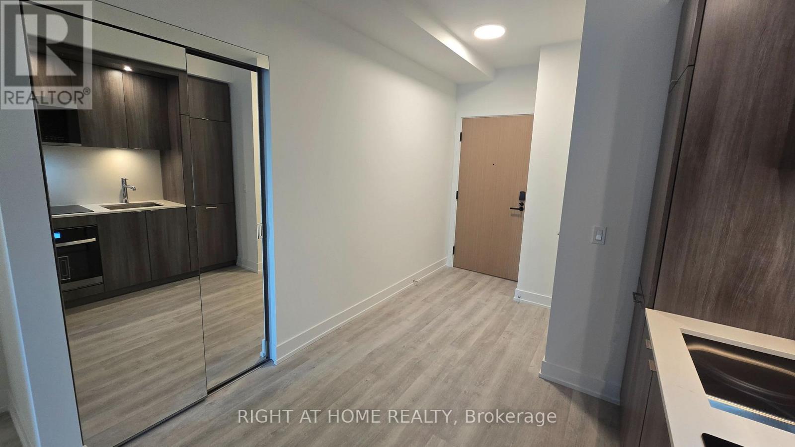 209 - 60 Central Park Road Way, Toronto, Ontario  M9A 0E6 - Photo 18 - W12659670