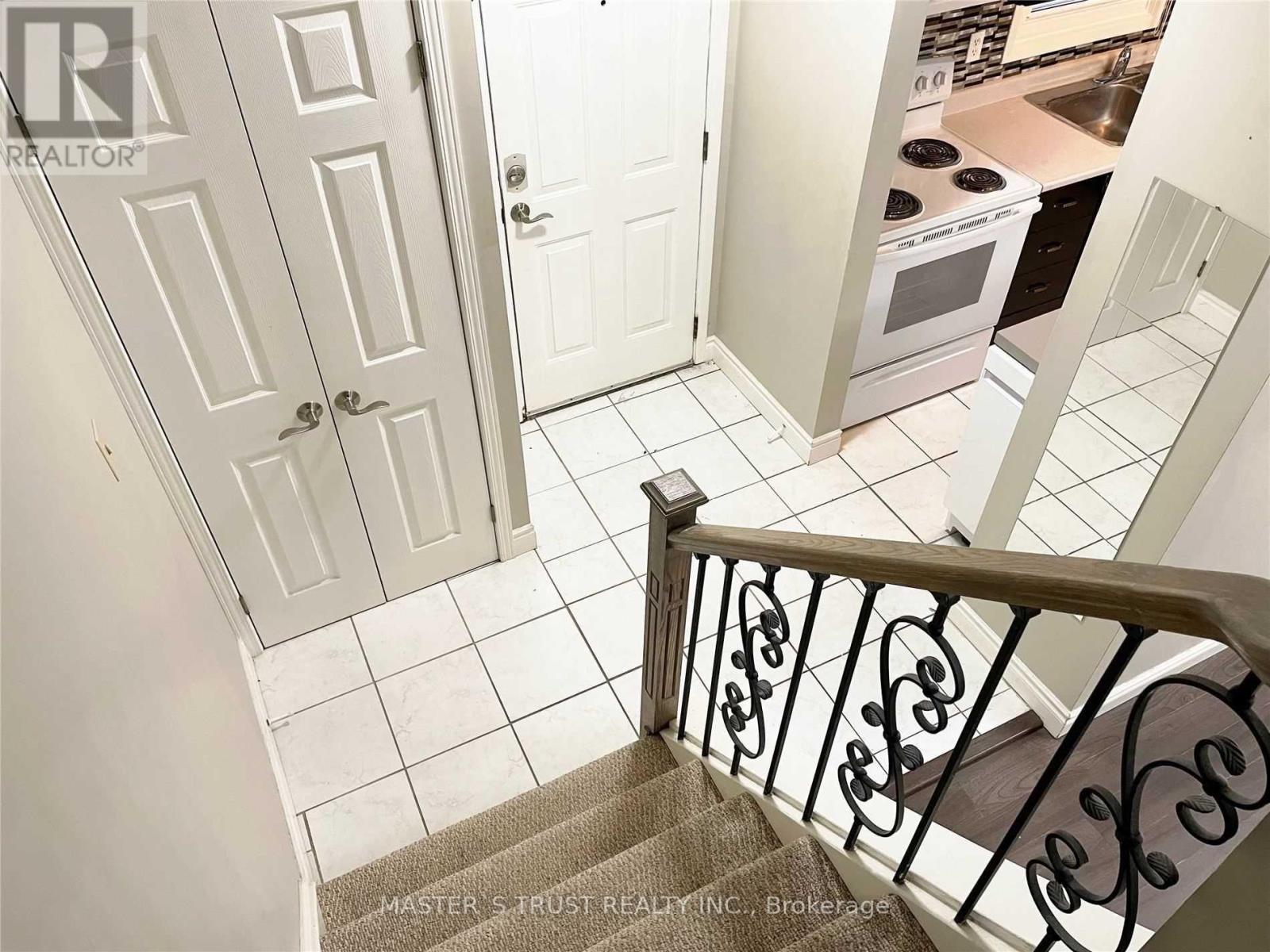 4 Gatsby Square, Brampton, Ontario  L6S 2H4 - Photo 13 - W12659680